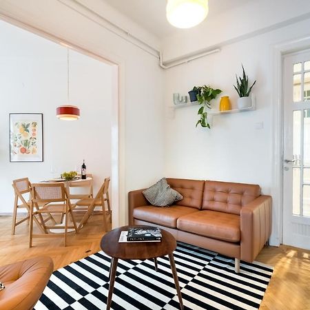 Cismigiu Serenity: 1Br Flat With Scenic Balcony บูคาเรสต์ ภายนอก รูปภาพ