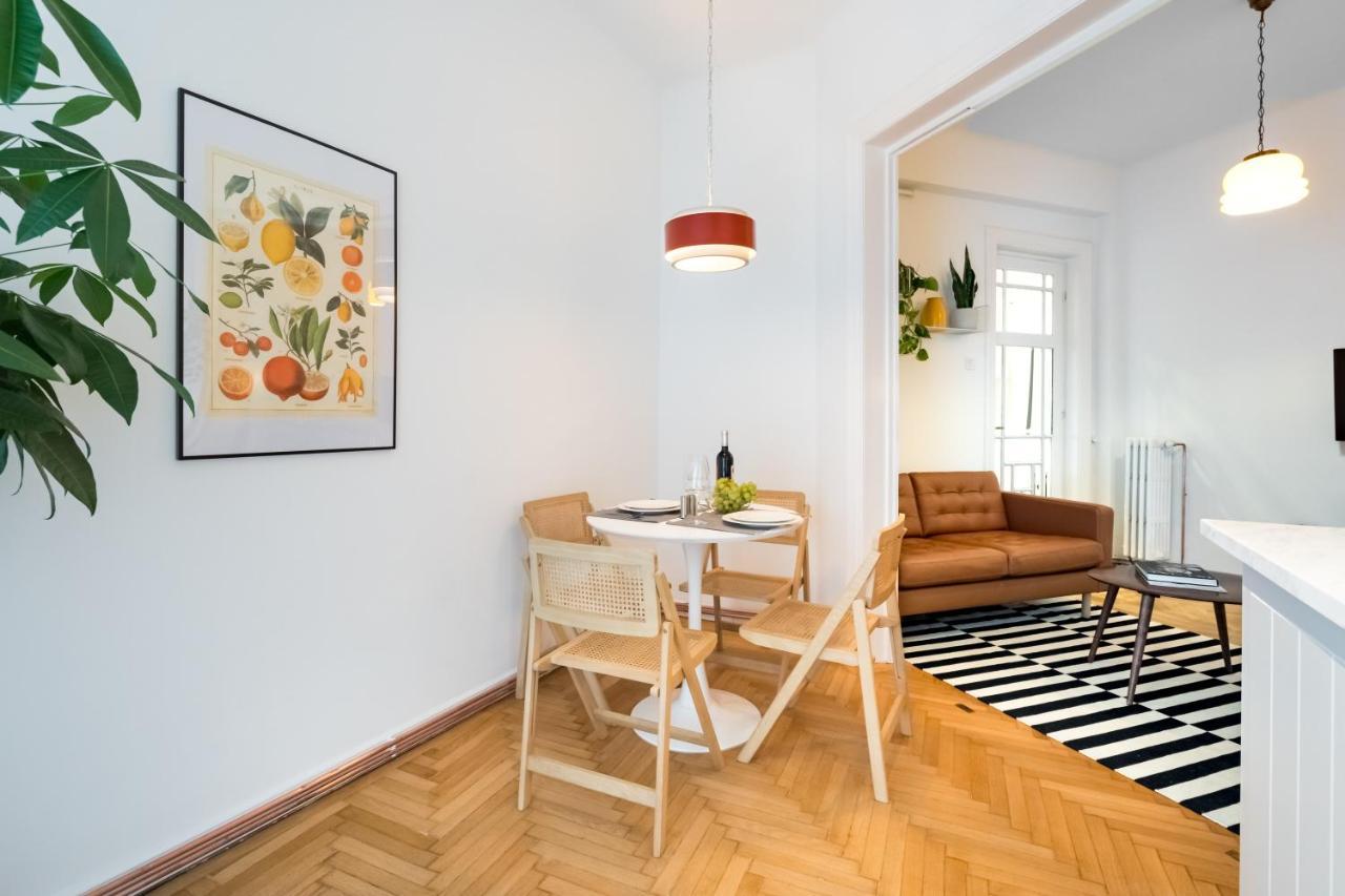 Cismigiu Serenity: 1Br Flat With Scenic Balcony บูคาเรสต์ ภายนอก รูปภาพ