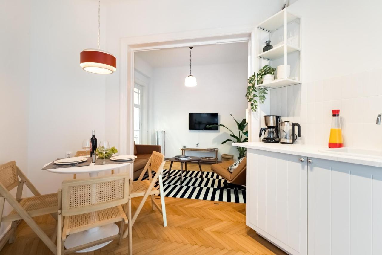 Cismigiu Serenity: 1Br Flat With Scenic Balcony บูคาเรสต์ ภายนอก รูปภาพ