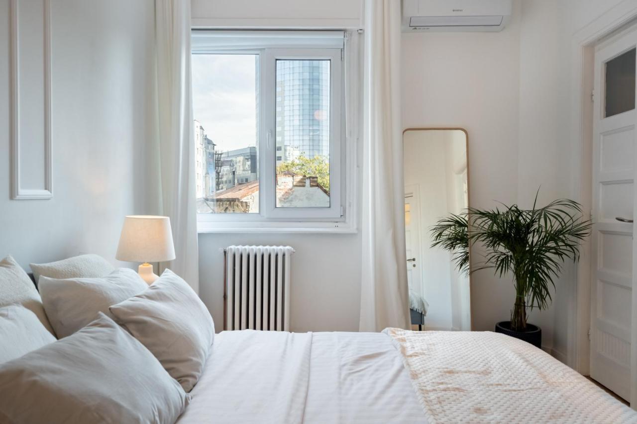 Cismigiu Serenity: 1Br Flat With Scenic Balcony บูคาเรสต์ ภายนอก รูปภาพ