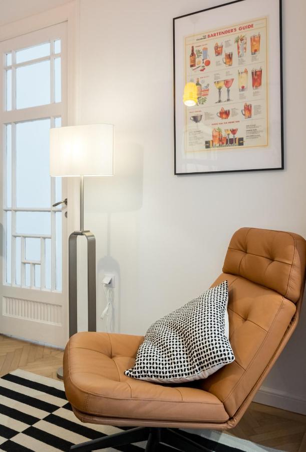 Cismigiu Serenity: 1Br Flat With Scenic Balcony บูคาเรสต์ ภายนอก รูปภาพ