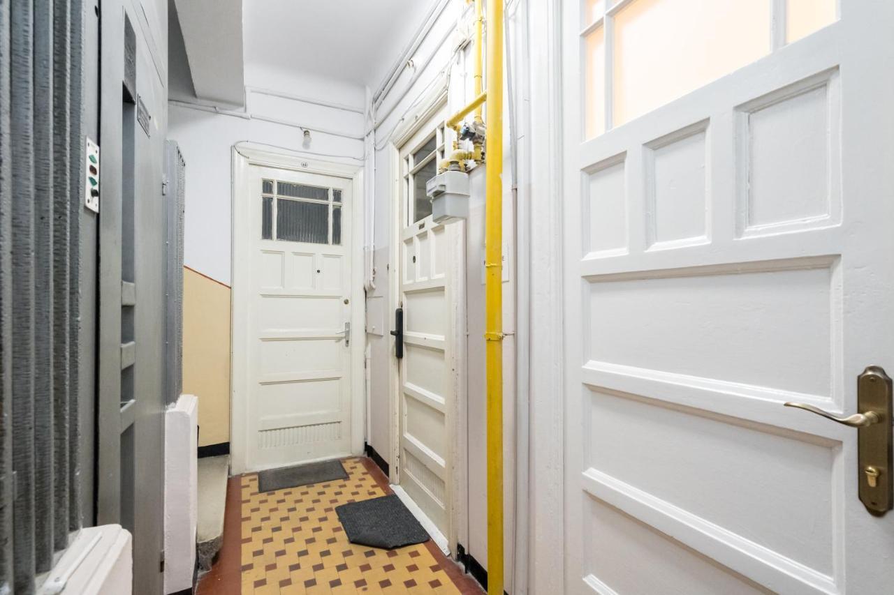 Cismigiu Serenity: 1Br Flat With Scenic Balcony บูคาเรสต์ ภายนอก รูปภาพ