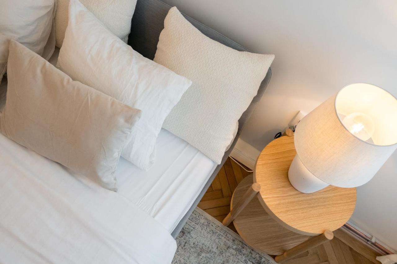 Cismigiu Serenity: 1Br Flat With Scenic Balcony บูคาเรสต์ ภายนอก รูปภาพ