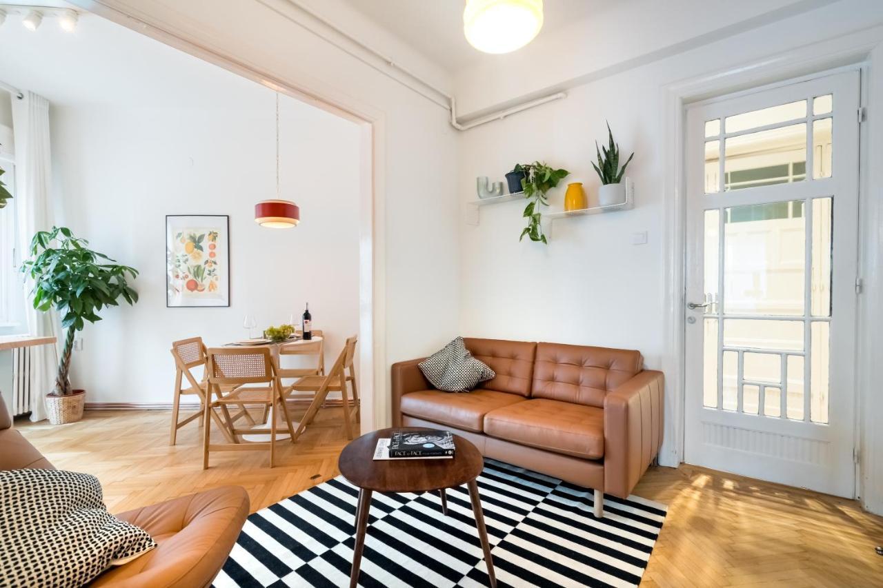 Cismigiu Serenity: 1Br Flat With Scenic Balcony บูคาเรสต์ ภายนอก รูปภาพ